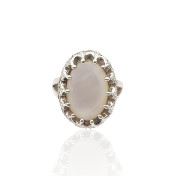 ANILLO MUJER PLATA DE LEY 925 OVALO DE NACAR CON CIRCONITAS EN LOS LATERALES 21X16 MILÍMETROS