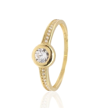 ANILLO MUJER ESTILO SOLITARIO ORO AMARILLO 18 KILATES CHATÓN CIRCONITA BLANCA 4 MILÍMETROS Y CIRCONITAS BLANCAS EN EL BRAZO